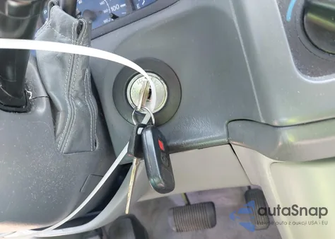 2002 Toyota Sienna Le z USA, uszkodzony, nr VIN 4T3ZF13C32U435420